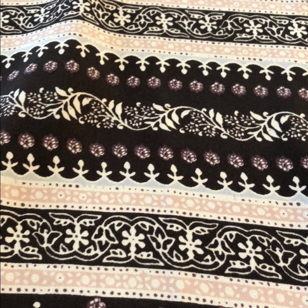 LOFT Pattern Tank - Picture 2 of 5